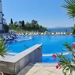 двустаен с морска панорама в Blue Bay Palace شقة