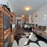 شقة двустаен с морска панорама в Blue Bay Palace بوموري