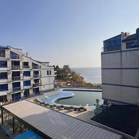 двустаен с морска панорама в Blue Bay Palace Apartman